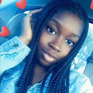 Meet your Posher, Natalie